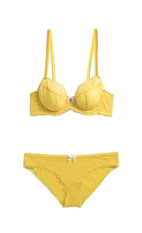 Treat Your Mum This Mother's Day at Victoria's Secret 